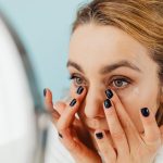 Oczy mówią wszystko – jak kompleksowo zadbać o delikatną skórę pod oczami dzięki pielęgnacji z efektem synergii